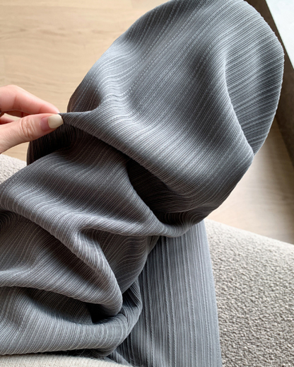 Kadife Dokulu Pliseli Kışlık Bol Paça Pantolon – Yumuşak, Sıcak ve Şık Konfor