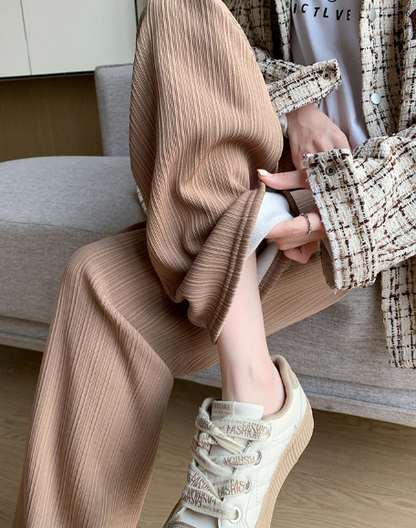 Kadife Dokulu Pliseli Kışlık Bol Paça Pantolon – Yumuşak, Sıcak ve Şık Konfor