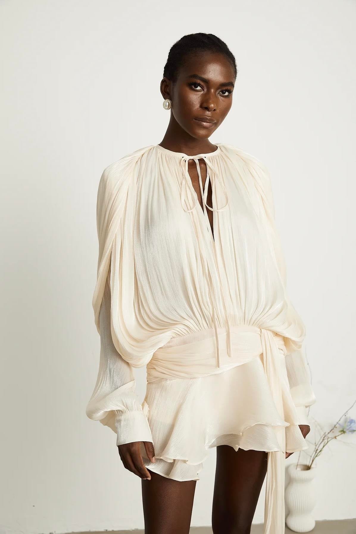 Kuşaklı Şortlu Krem-Siyah Mini Elbise