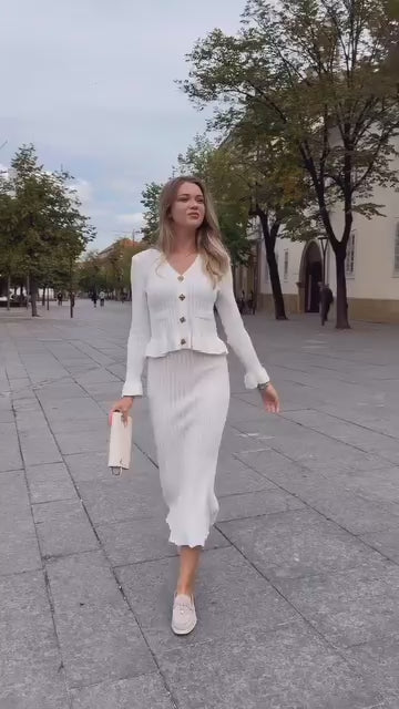 Gold Düğme Detaylı Beyaz Triko Midi Elbise