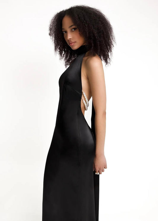Sırtı İnci Detaylı Siyah Saten Maksi Elbise